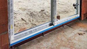 Jak właściwie zamontować okna na kotwach, by uniknąć błędów i zwiększyć ich trwałość?